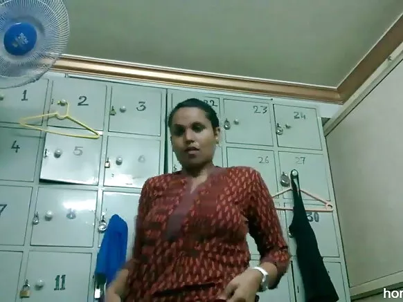 ଭାରତ ନେନା ସେକ୍ସ ଲିଲି ପୋଷାକ ବଦଳାଇବା ପରେ ଉଲଗ୍ନ