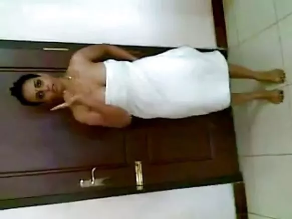 ଭାରତୀୟ ସେକ୍ସି ଲେଡି ପୁରା hd ଇଂରାଜୀ ଘରୋଇ ଶୋ
