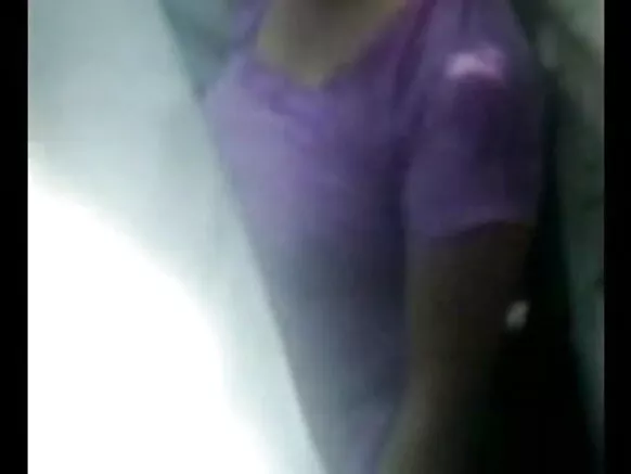 ଦେଶୀ ଟପଲେସ୍ Girl ିଅ ସ୍ନାନ Girls ିଅ ଦିନ ଲୁଚାନ୍ତୁ